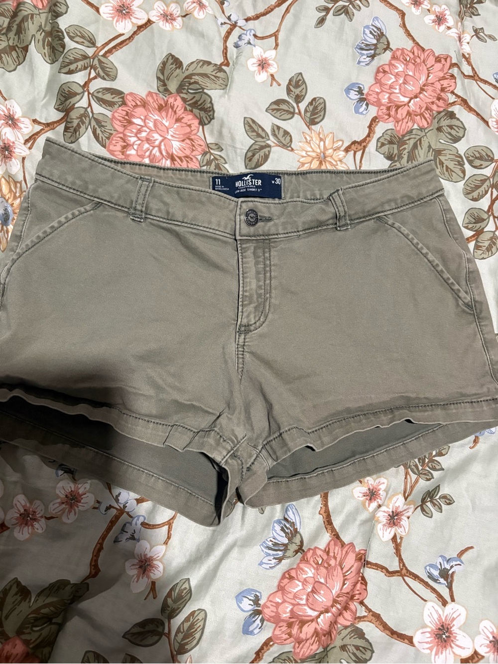 Low - Rise 3" Hollister Olive Green Cotton Chino Shorts